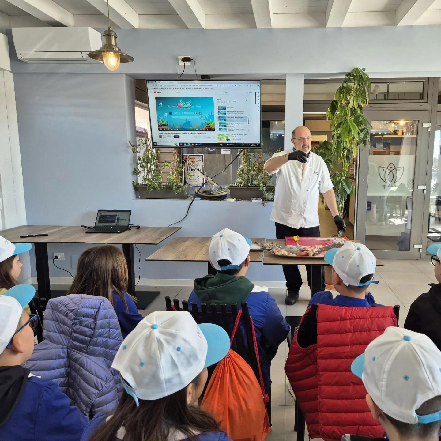 “Una giornata dedicata a far conoscere ai più piccoli il meraviglioso mondo del mare e della pesca. Un mondo poco conosciuto e talvolta disprezzato che ha invece un ruolo fondamentale per intere comunità costiere e per garantire il miglior pescato sulle tavole degli italiani.” - Ha dichiarato Francesca Biondo, Presidente dell’osservatorio nazionale della pesca -“per questo oltre al nostro ruolo principale di formare gli operatori del settore portiamo avanti l’impegno di trasmettere ai bambini l’ amore per il mare e la conoscenza di un settore tradizionale come quello della pesca.”