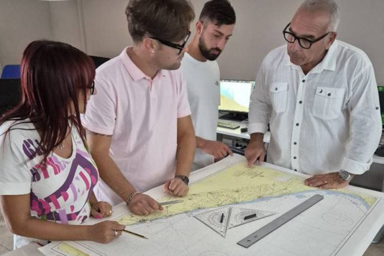 Capo barca, motorista abilitato e Meccanico Navale di II classe